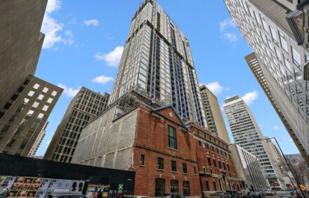 2060 Rue Peel, app. 913 Montréal (Ville-Marie) H3A 0J1